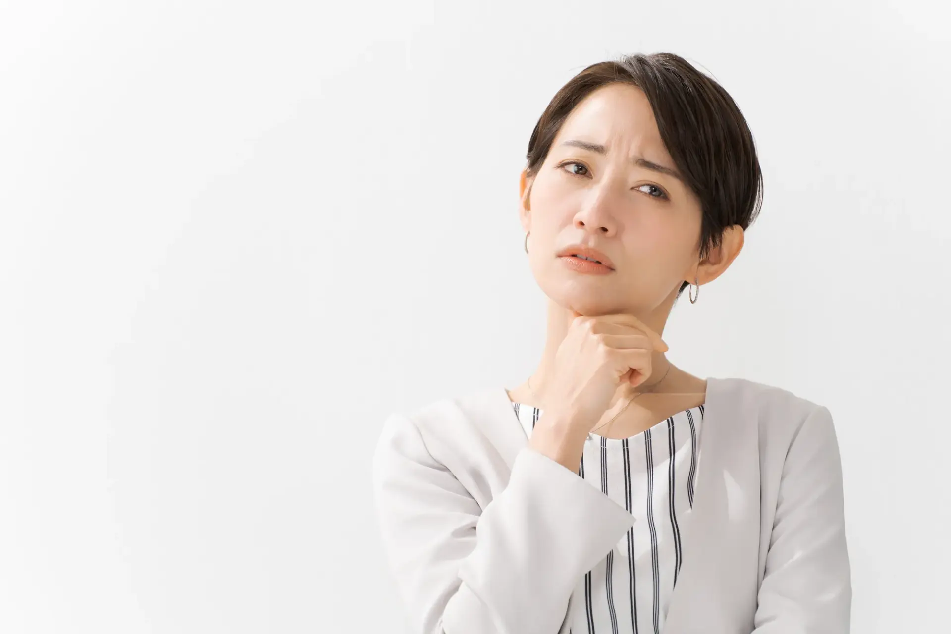 重症度の高い女性の分け目はげを根本的に解決するには、原因を知る必要がある